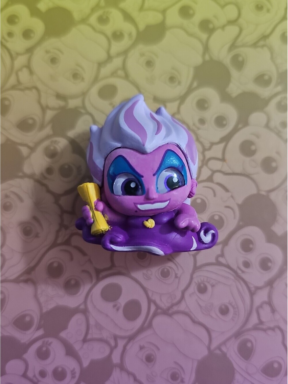 DISNEY DOORABLES NEON POP URSULA